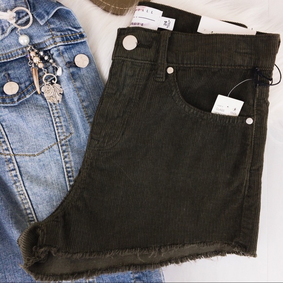 Kendall & Kylie • Corduroy Cut-offs - Picture 3 of 3